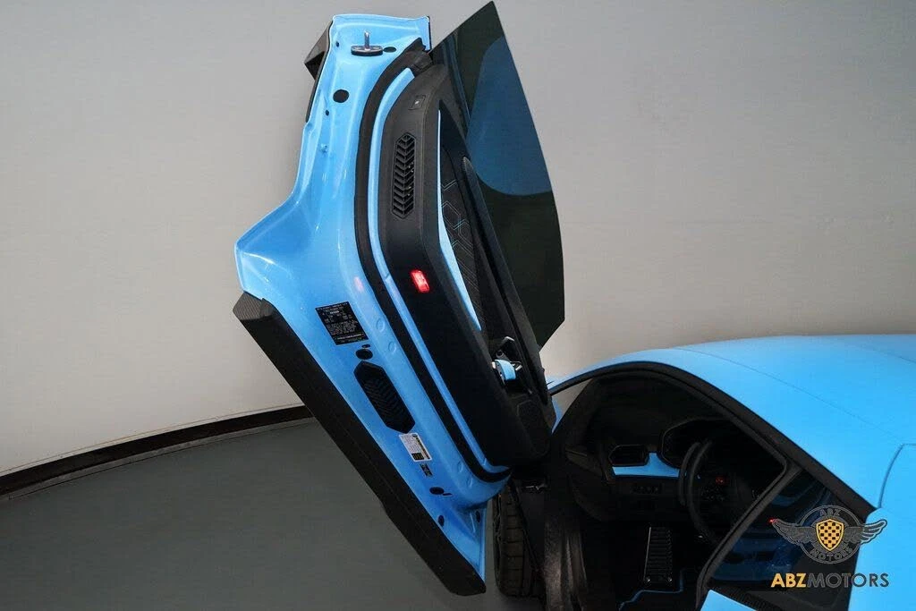 2025 Lamborghini Revuelto - Image 20 of 31