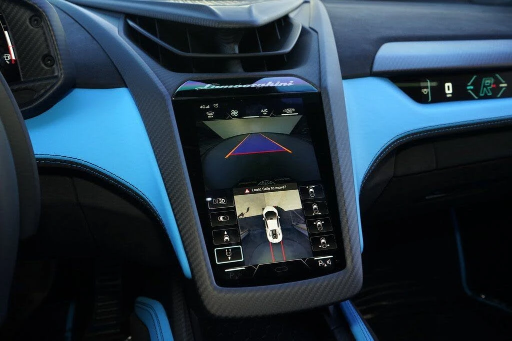 2025 Lamborghini Revuelto - Image 28 of 31