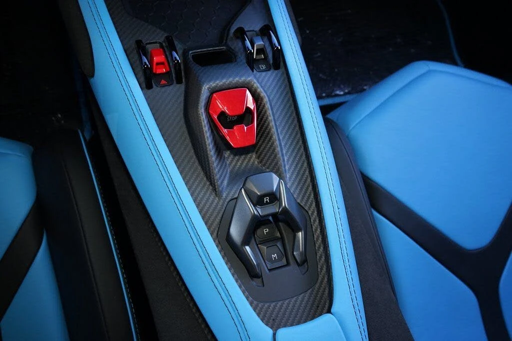 2025 Lamborghini Revuelto - Image 31 of 31