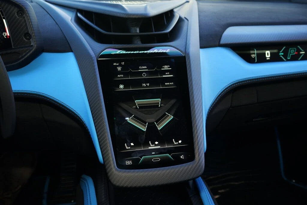 2025 Lamborghini Revuelto - Image 30 of 31