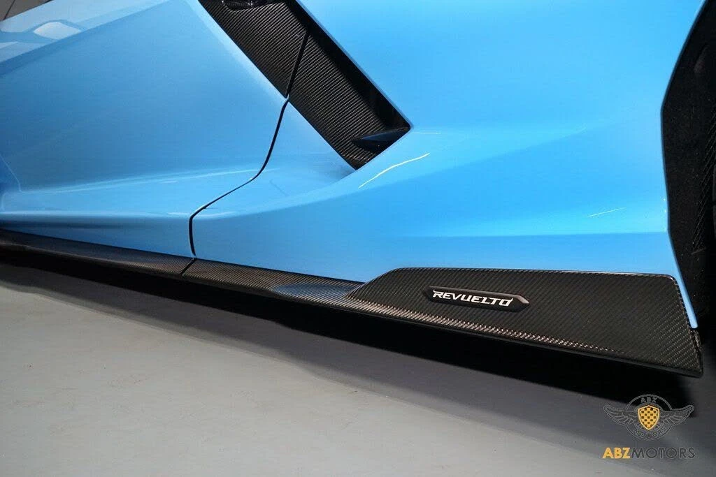 2025 Lamborghini Revuelto - Image 14 of 31