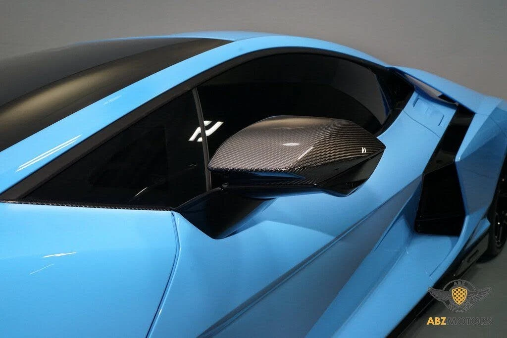 2025 Lamborghini Revuelto - Image 15 of 31