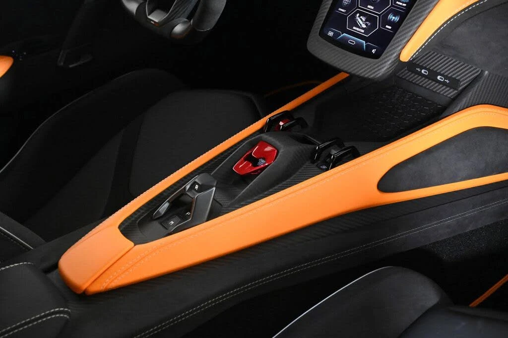 2025 Lamborghini Revuelto - Image 30 of 31