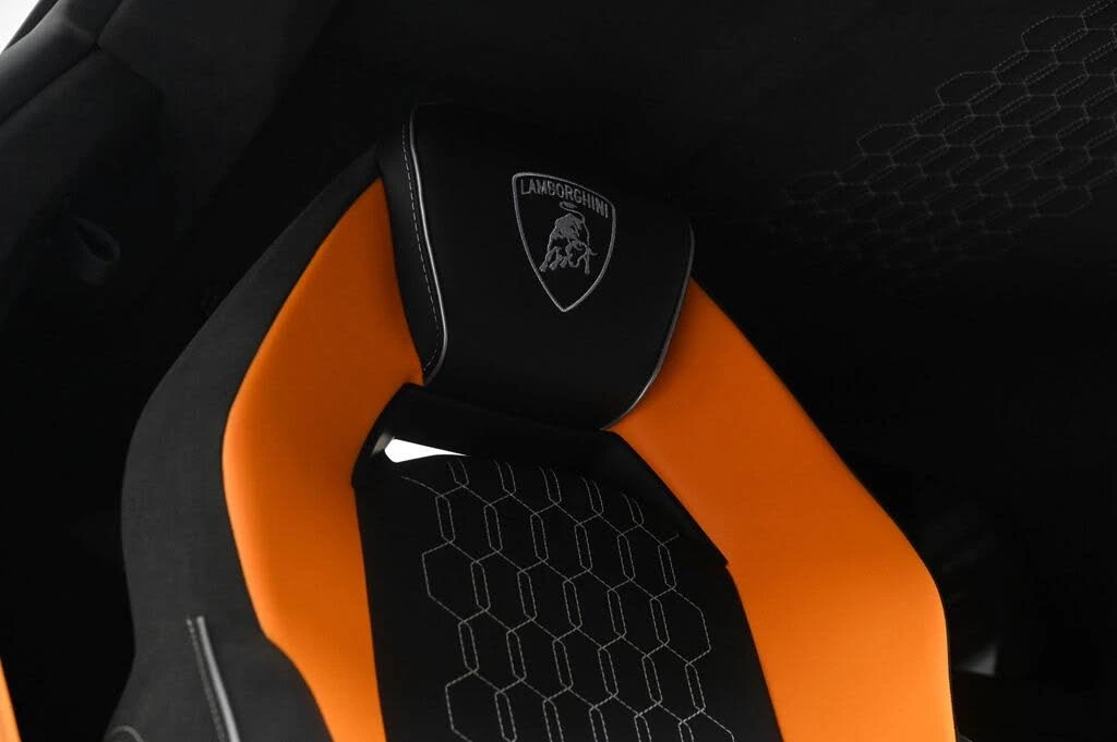 2025 Lamborghini Revuelto - Image 22 of 31