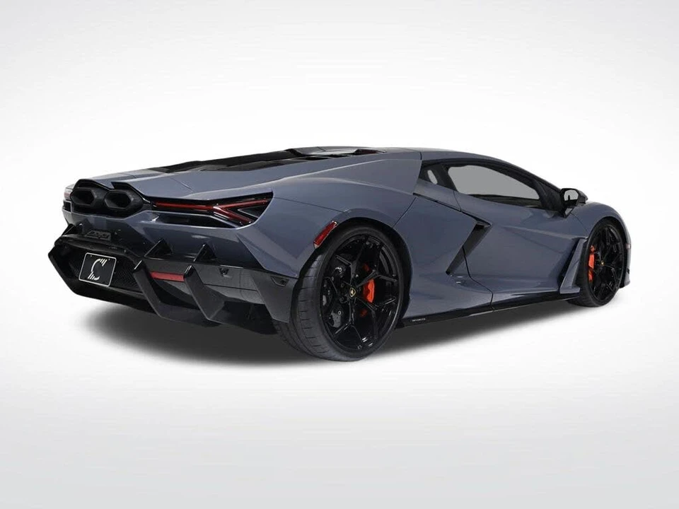 2025 Lamborghini Revuelto - Image 5 of 31