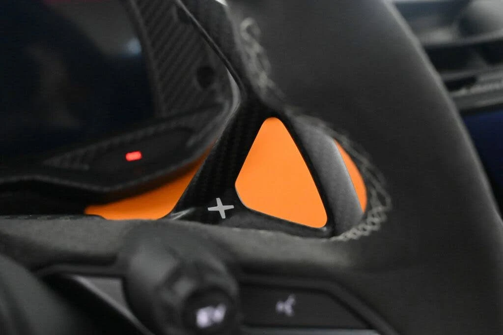 2025 Lamborghini Revuelto - Image 20 of 31