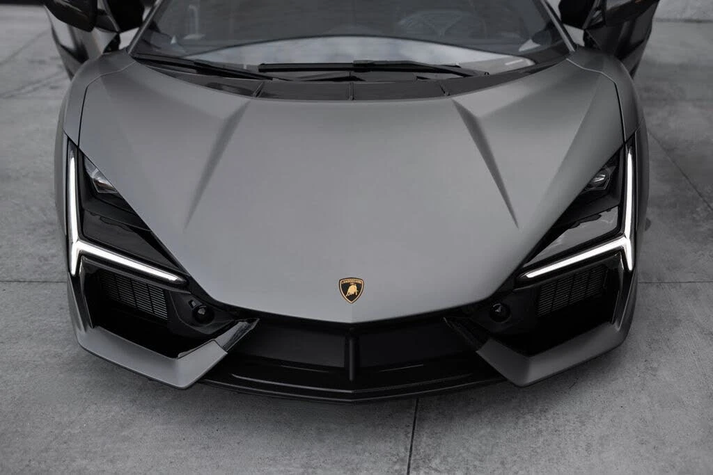 2025 Lamborghini Revuelto - Image 4 of 31