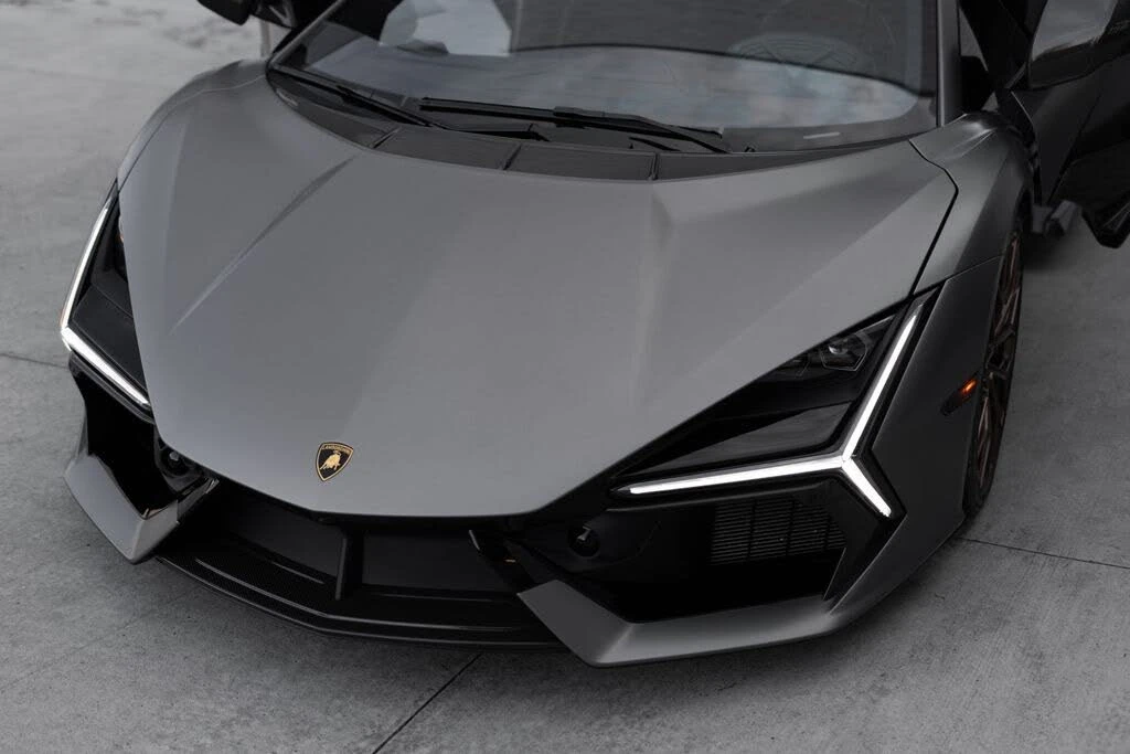 2025 Lamborghini Revuelto - Image 6 of 31