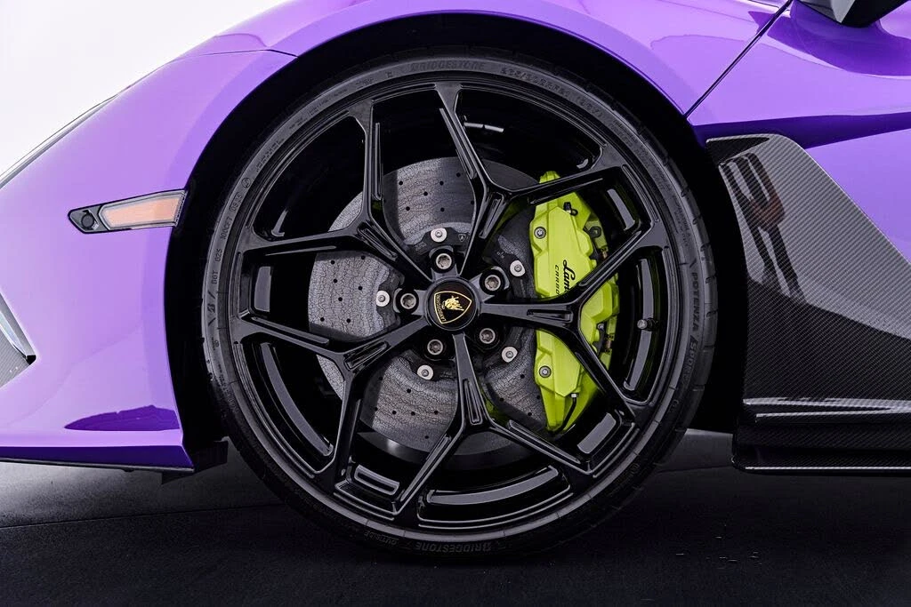 2025 Lamborghini Revuelto - Image 3 of 31