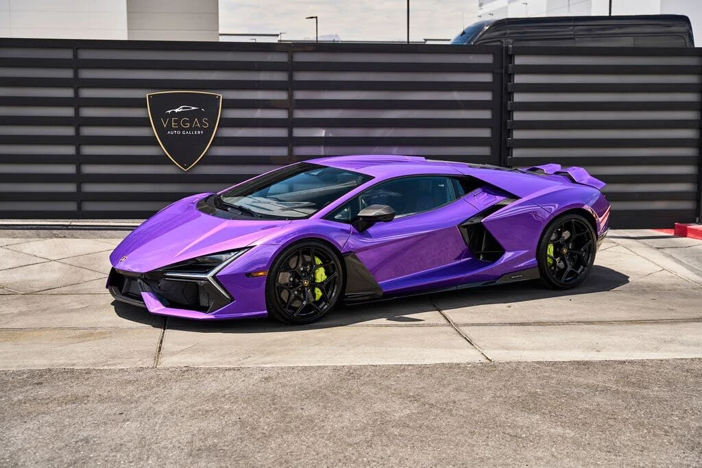 2025 Lamborghini Revuelto - Image 6 of 31