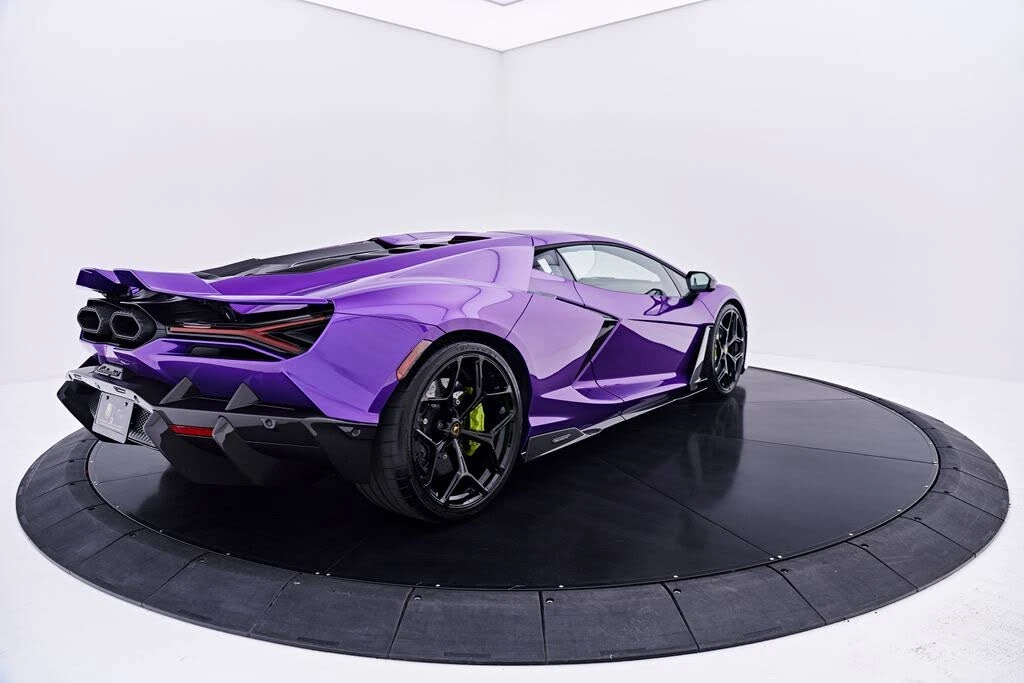 2025 Lamborghini Revuelto - Image 21 of 31