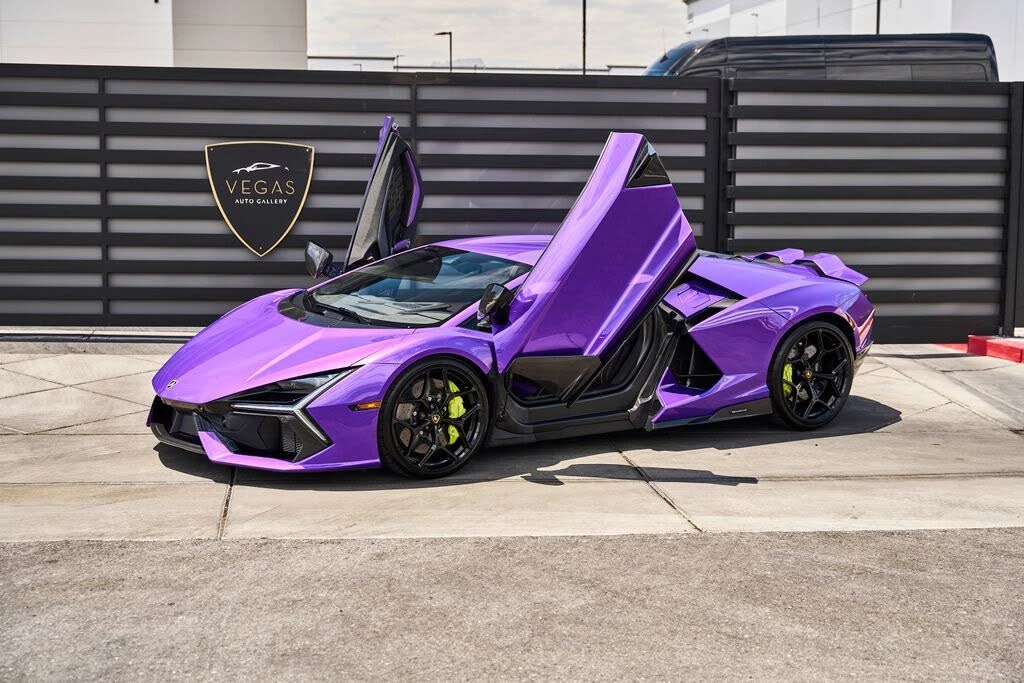2025 Lamborghini Revuelto - Image 5 of 31