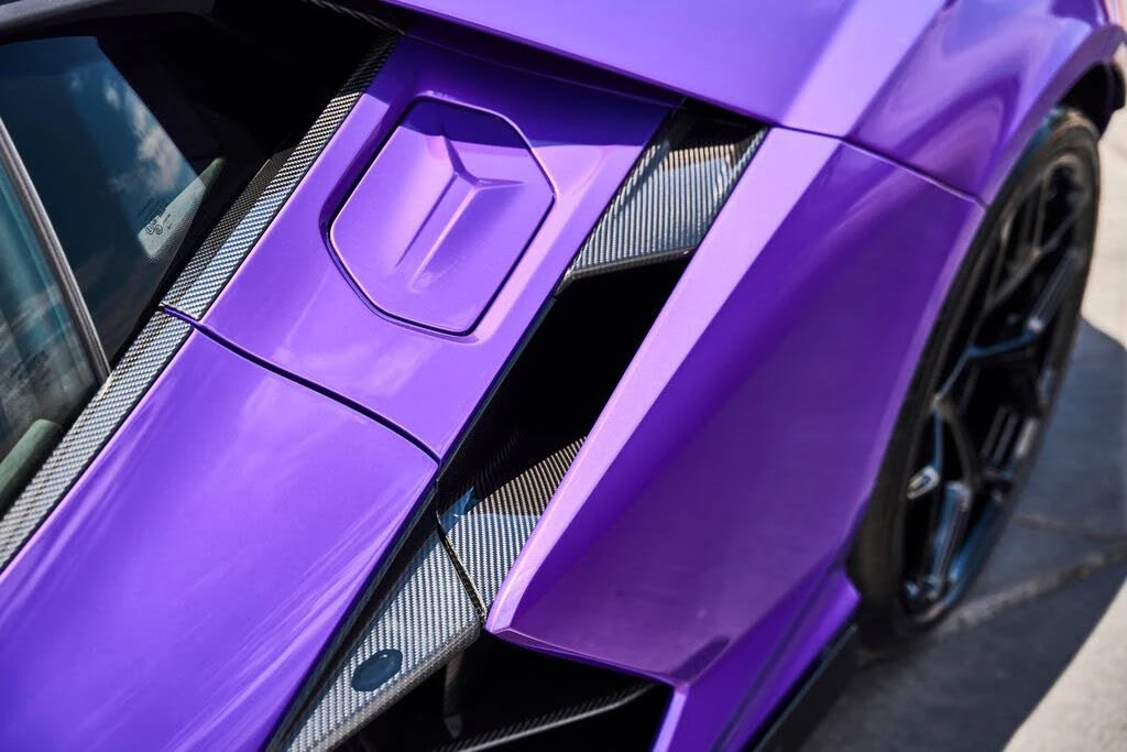 2025 Lamborghini Revuelto - Image 14 of 31
