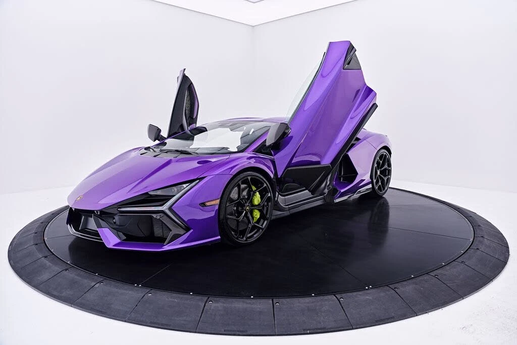 2025 Lamborghini Revuelto - Image 25 of 31