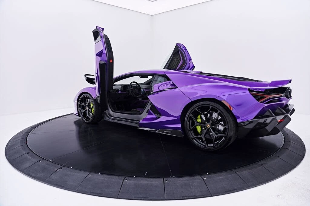 2025 Lamborghini Revuelto - Image 27 of 31