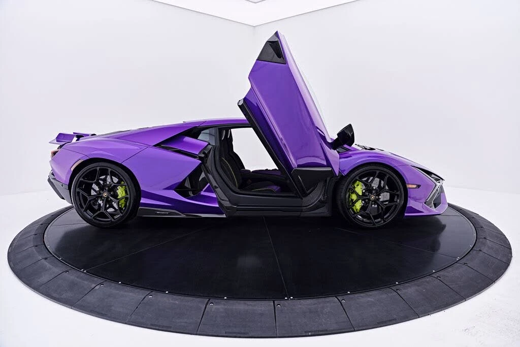 2025 Lamborghini Revuelto - Image 30 of 31
