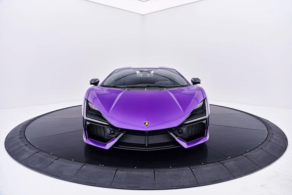 2025 Lamborghini Revuelto - Image 24 of 31