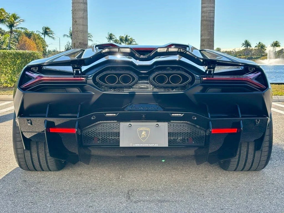 2025 Lamborghini Revuelto - Image 8 of 29