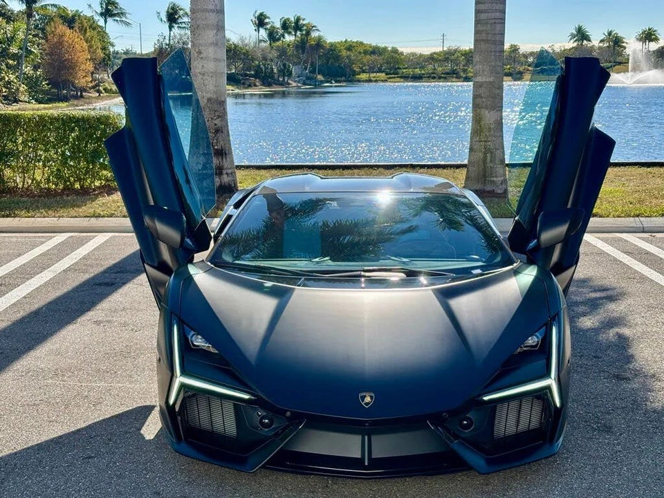 2025 Lamborghini Revuelto - Image 3 of 29
