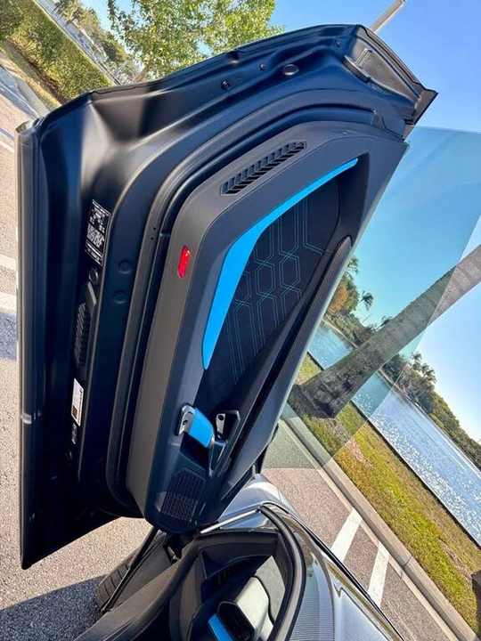 2025 Lamborghini Revuelto - Image 18 of 29