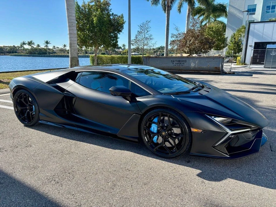2025 Lamborghini Revuelto - Image 4 of 29