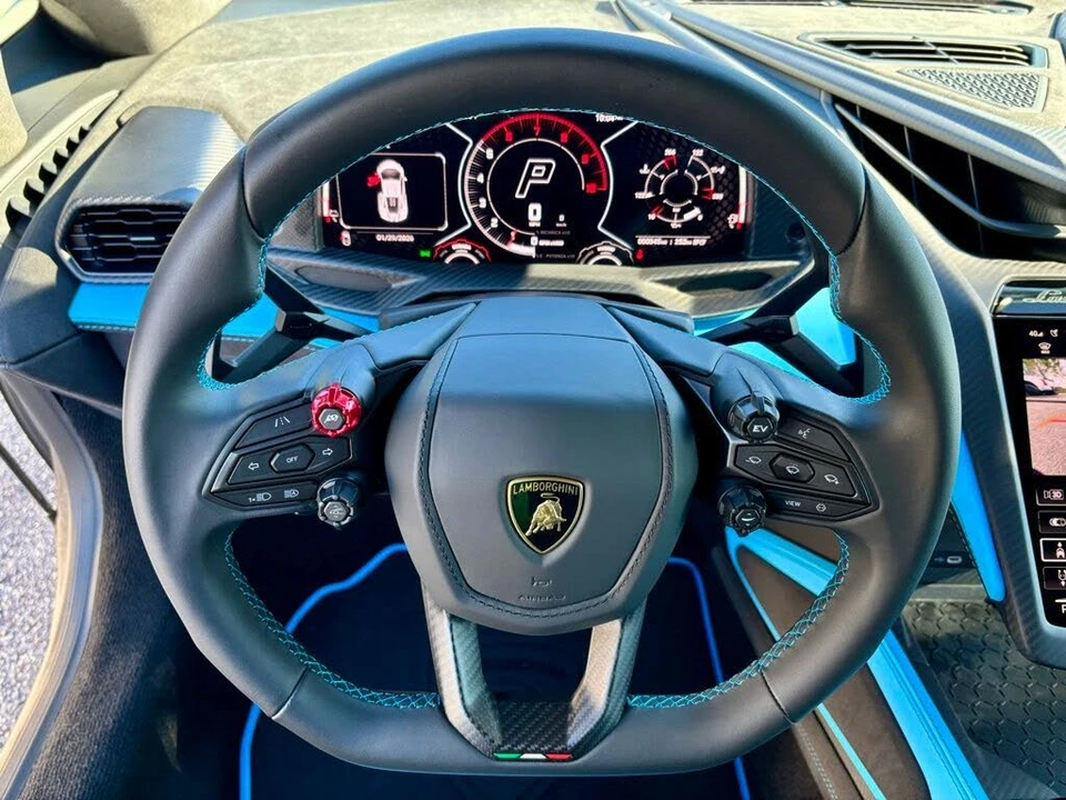 2025 Lamborghini Revuelto - Image 14 of 29