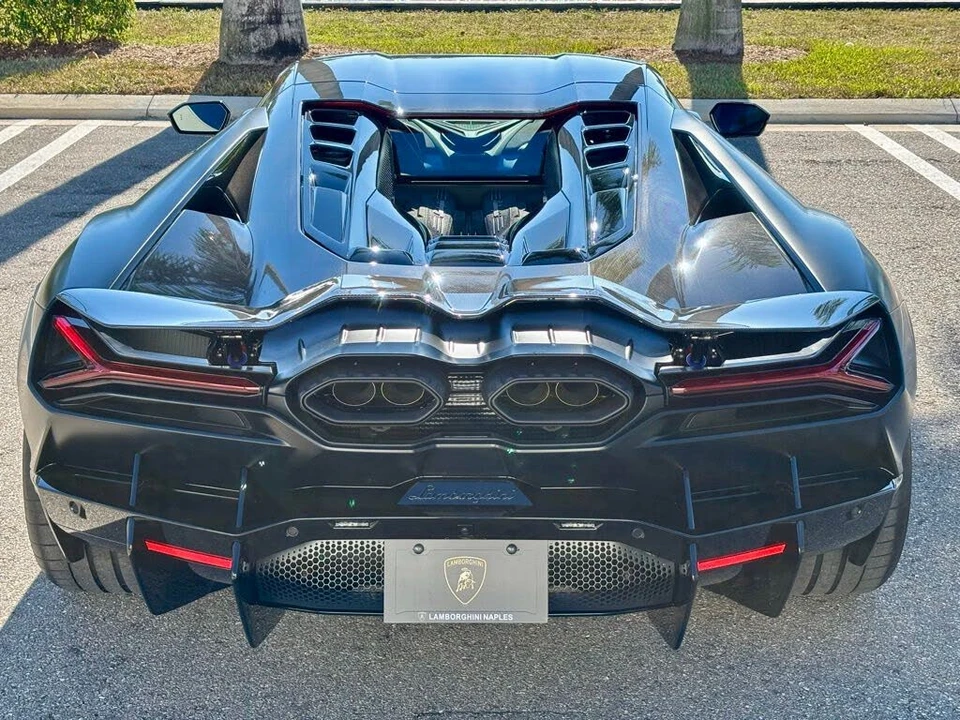 2025 Lamborghini Revuelto - Image 7 of 29
