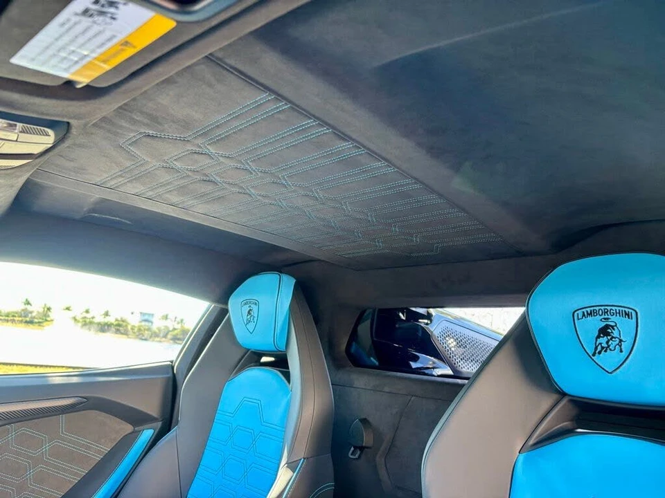 2025 Lamborghini Revuelto - Image 25 of 29