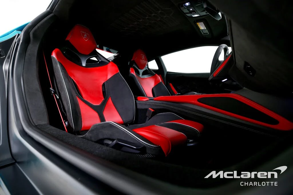 2025 Lamborghini Revuelto - Image 18 of 31