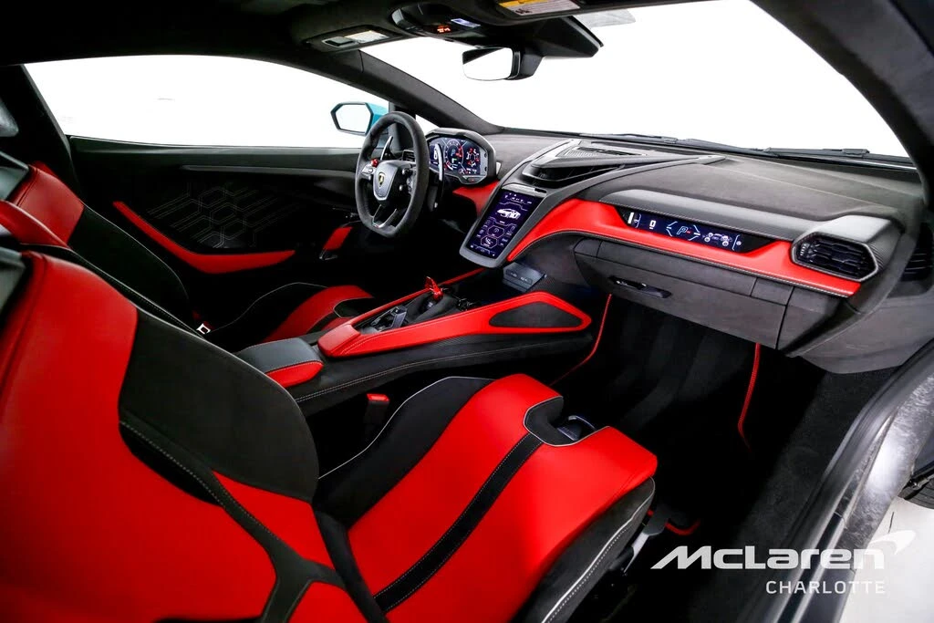 2025 Lamborghini Revuelto - Image 19 of 31