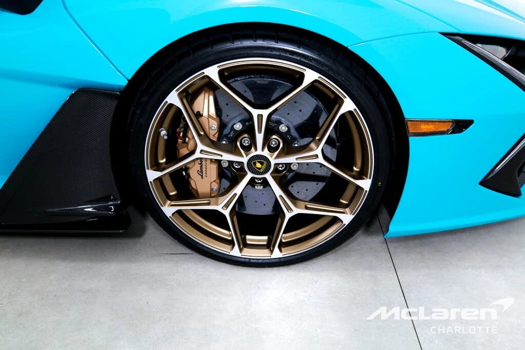 2025 Lamborghini Revuelto - Image 28 of 31
