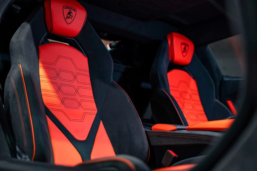 2025 Lamborghini Revuelto - Image 8 of 31