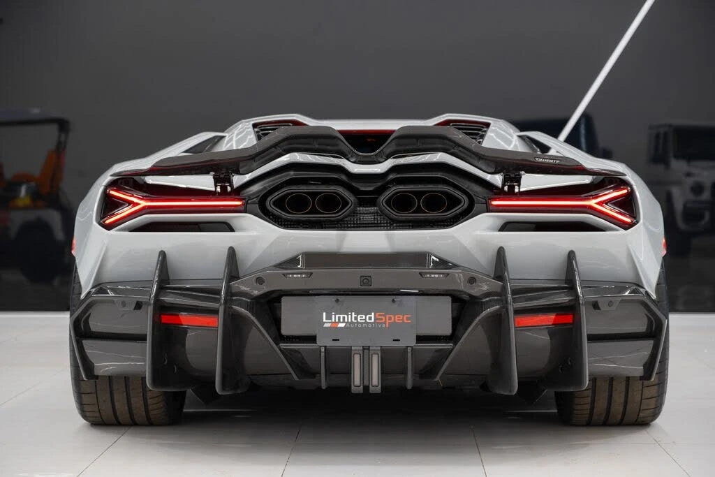 2025 Lamborghini Revuelto - Image 17 of 31