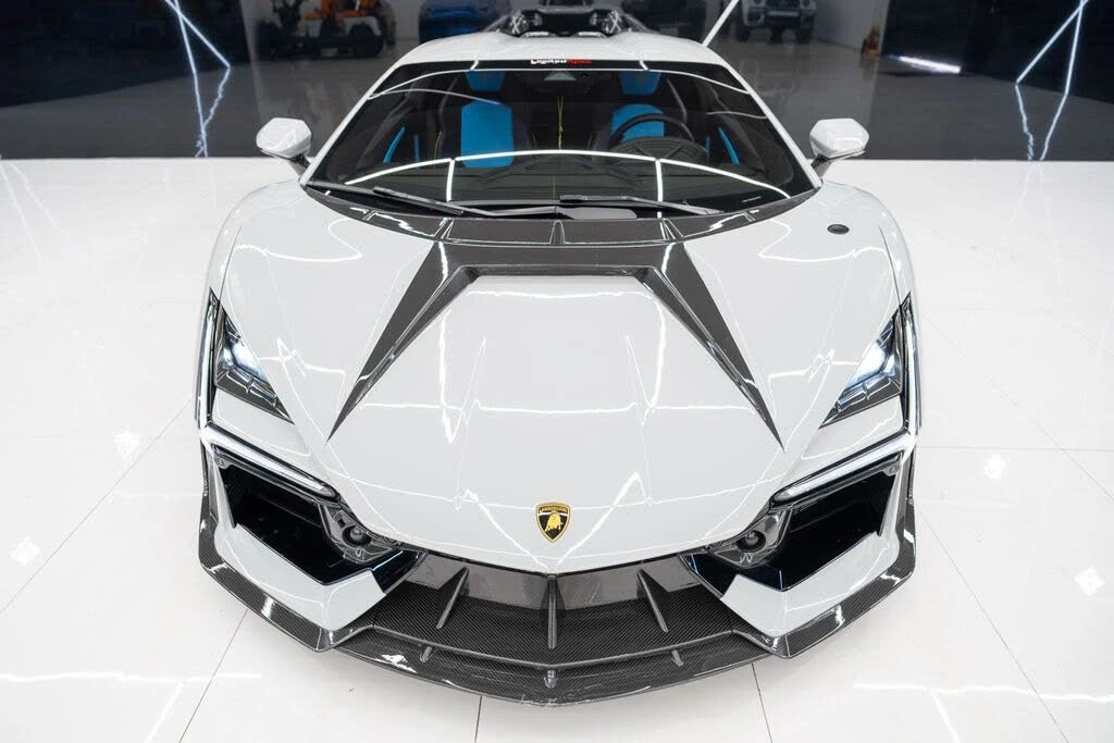 2025 Lamborghini Revuelto - Image 7 of 31