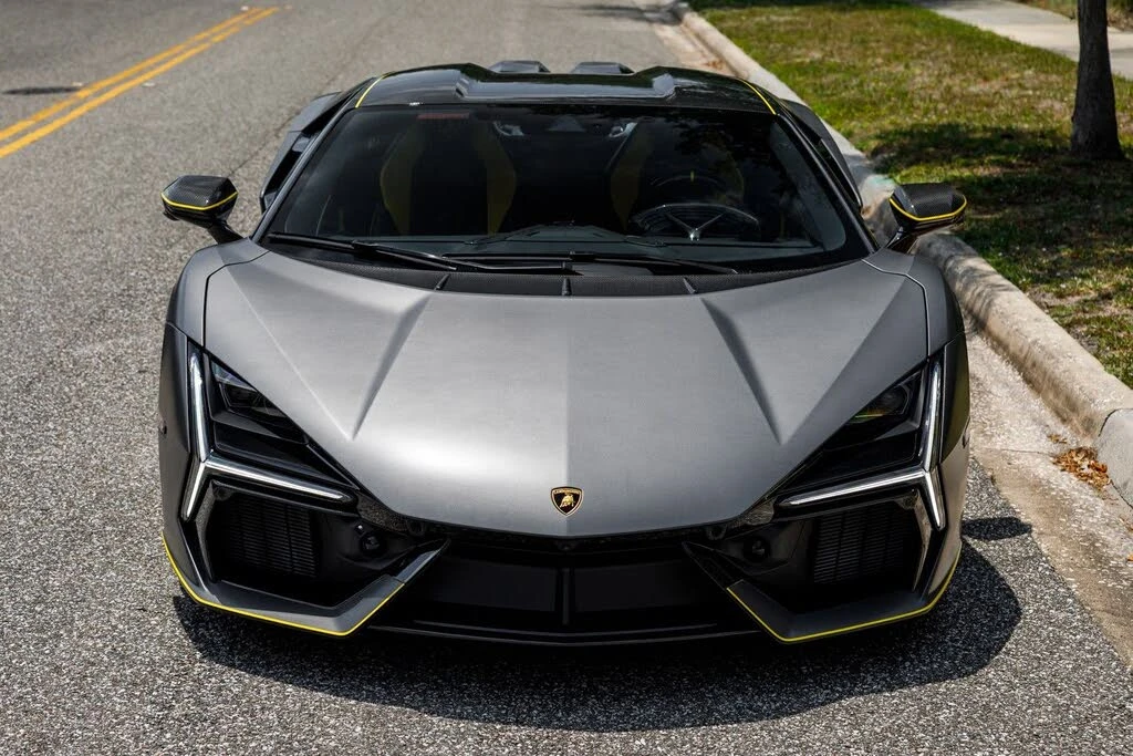 2025 Lamborghini Revuelto - Image 5 of 31