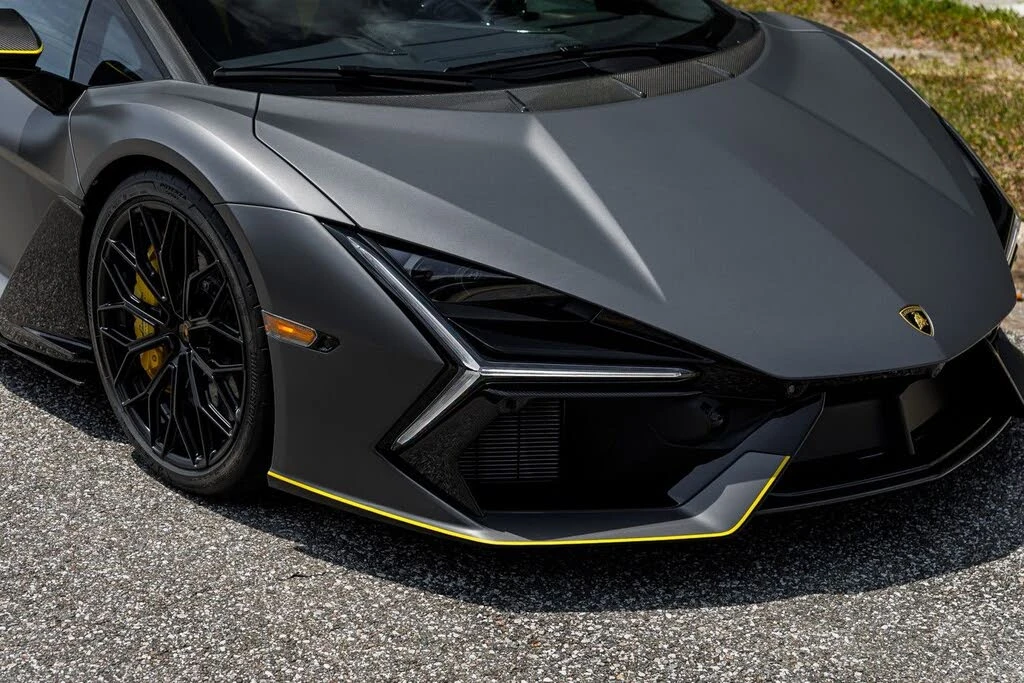 2025 Lamborghini Revuelto - Image 7 of 31