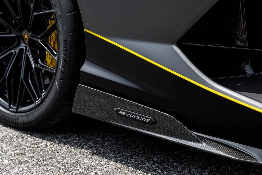 2025 Lamborghini Revuelto - Image 29 of 31
