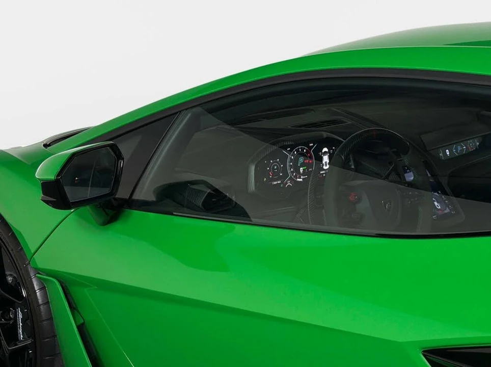 2025 Lamborghini Revuelto - Image 14 of 31