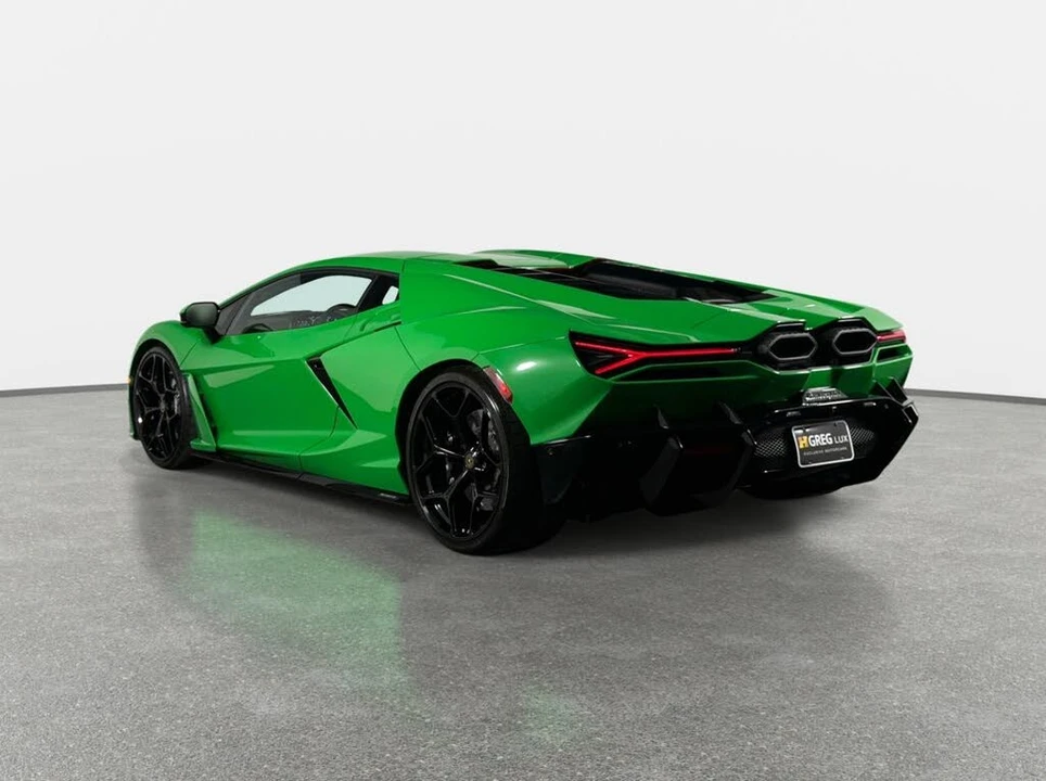 2025 Lamborghini Revuelto - Image 13 of 31