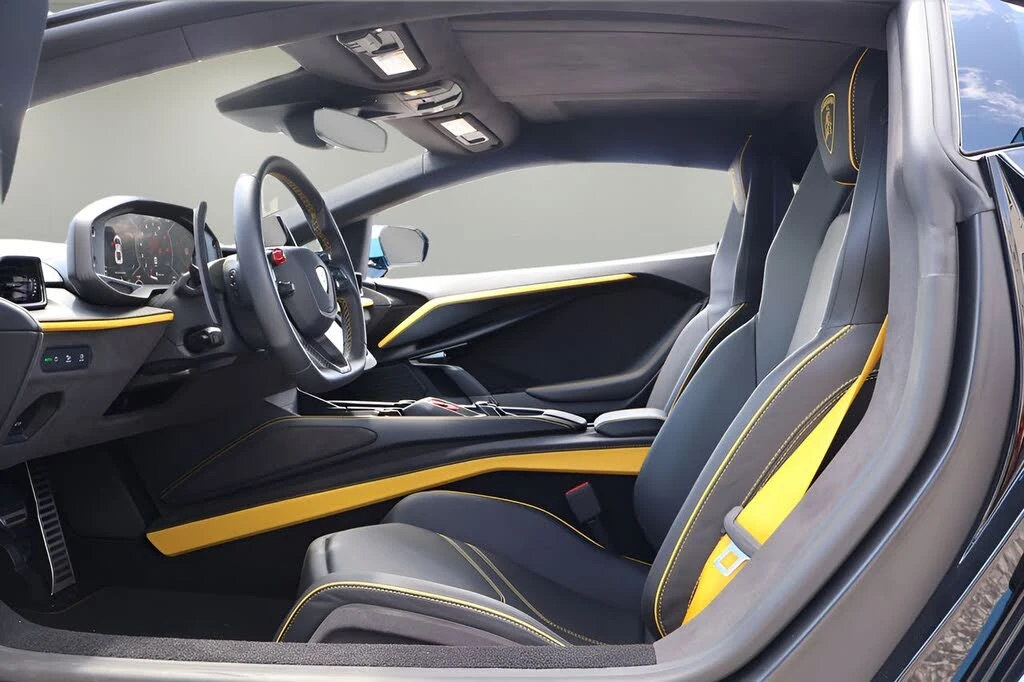 2025 Lamborghini Revuelto - Image 9 of 31
