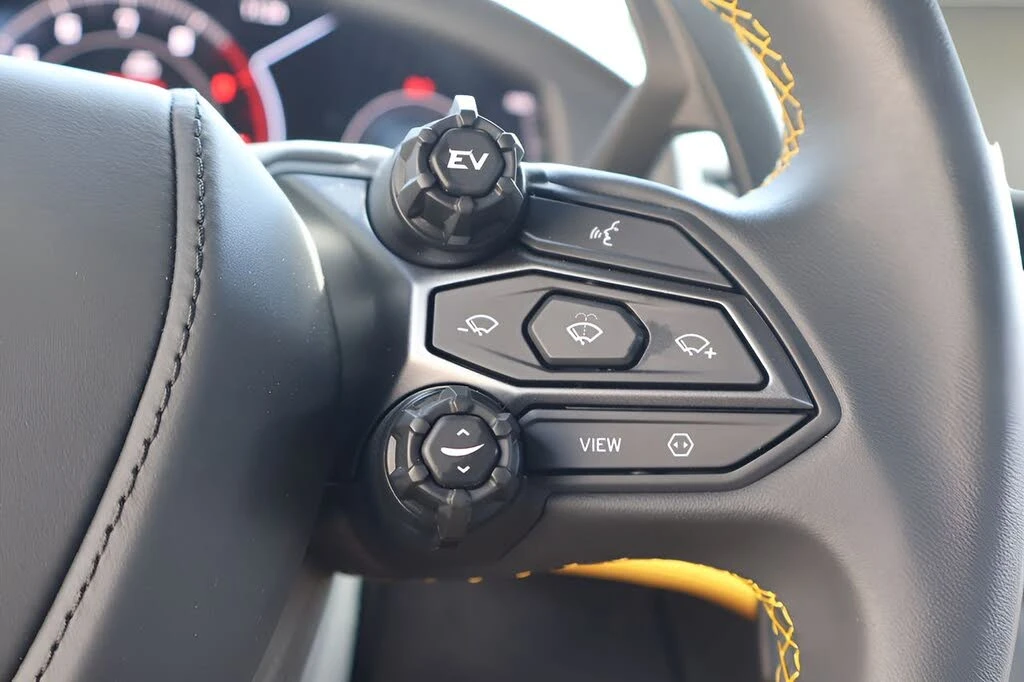 2025 Lamborghini Revuelto - Image 18 of 31
