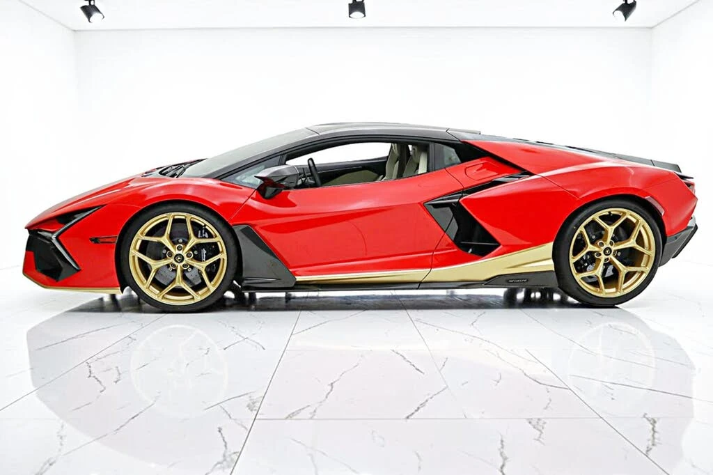 2025 Lamborghini Revuelto - Image 3 of 31
