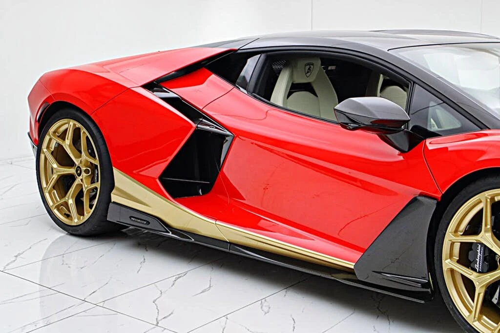 2025 Lamborghini Revuelto - Image 23 of 31