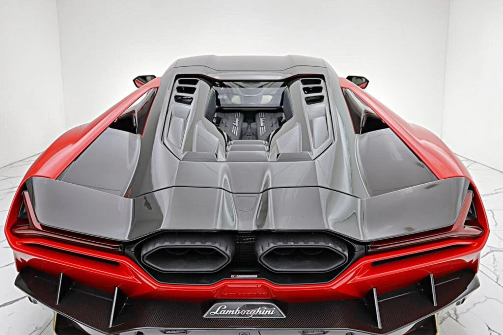 2025 Lamborghini Revuelto - Image 24 of 31