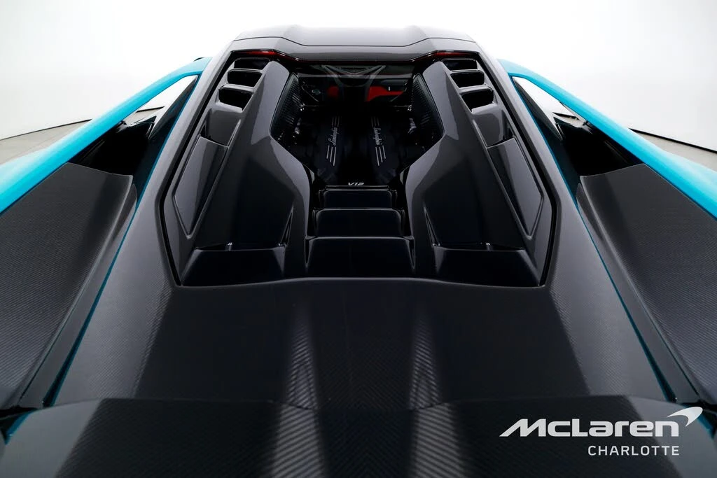 2025 Lamborghini Revuelto - Image 20 of 31