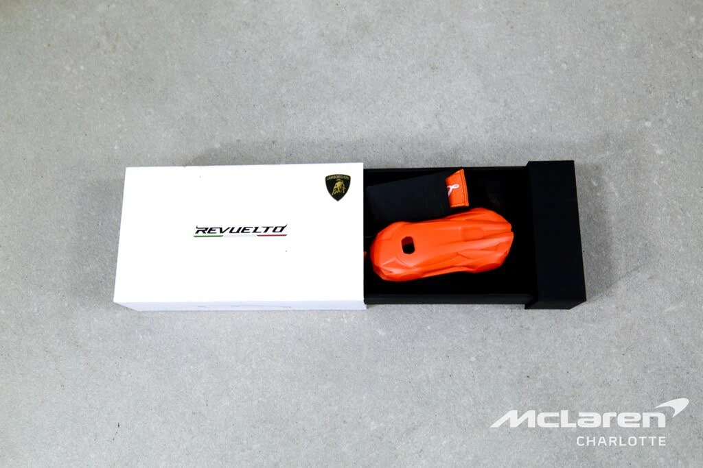 2025 Lamborghini Revuelto - Image 21 of 31