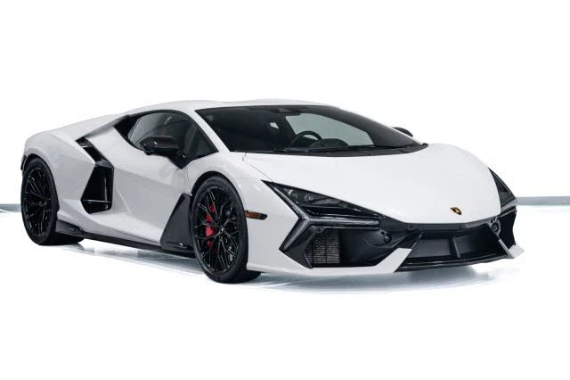 2025 Lamborghini Revuelto - Image 2 of 31