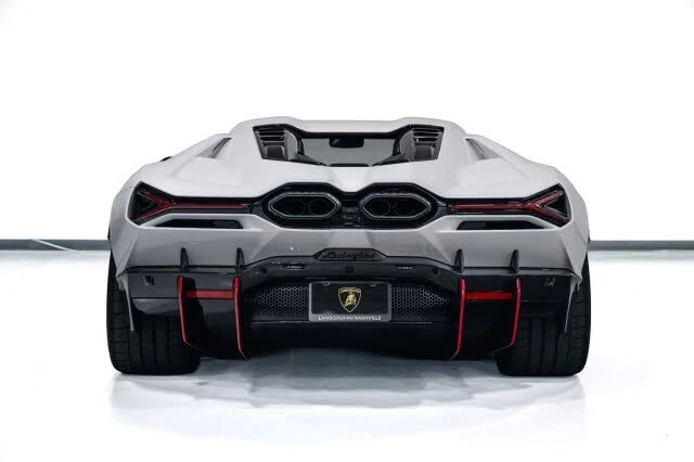 2025 Lamborghini Revuelto - Image 8 of 31