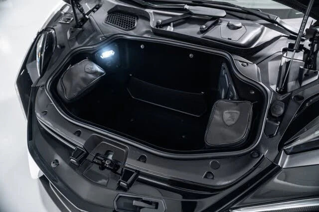 2025 Lamborghini Revuelto - Image 30 of 31