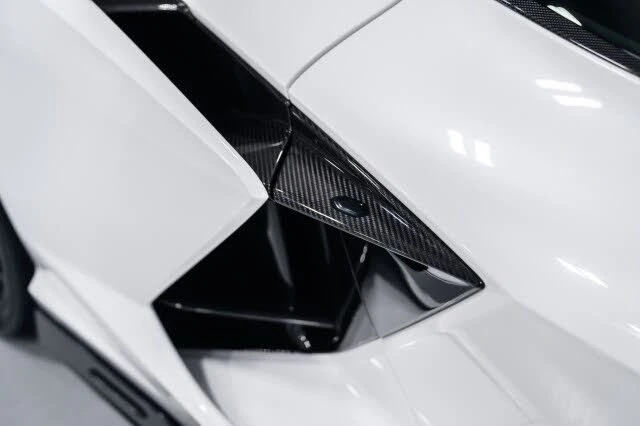 2025 Lamborghini Revuelto - Image 26 of 31